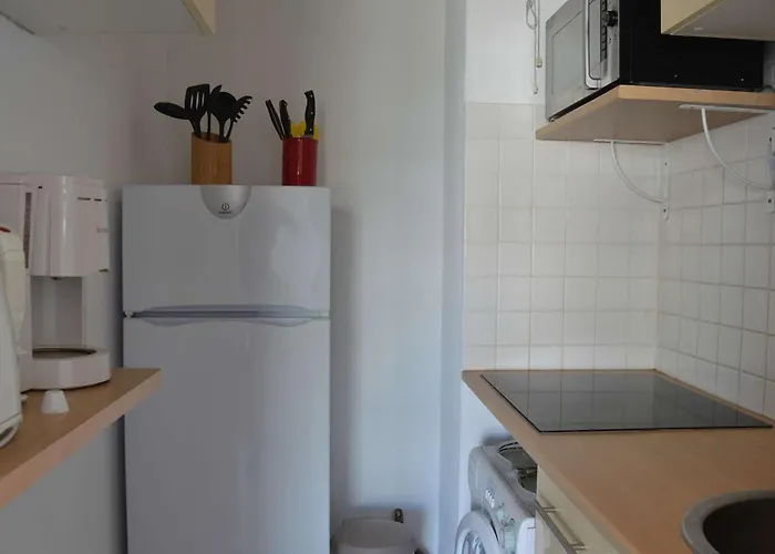شقة 2 Pieces Avec Terrasse Pres De La - Fr-1-226a-344 Fréjus