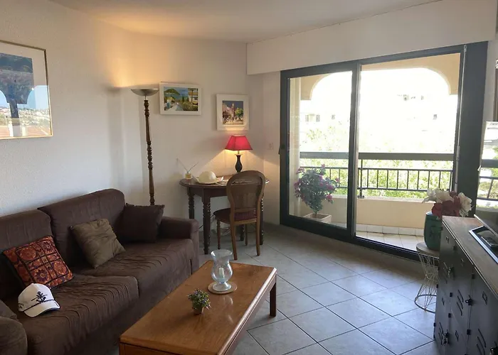 2 Pieces Avec Terrasse Pres De La - Fr-1-226a-344 شقة