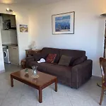 2 Pieces Avec Terrasse Pres De La - Fr-1-226a-344